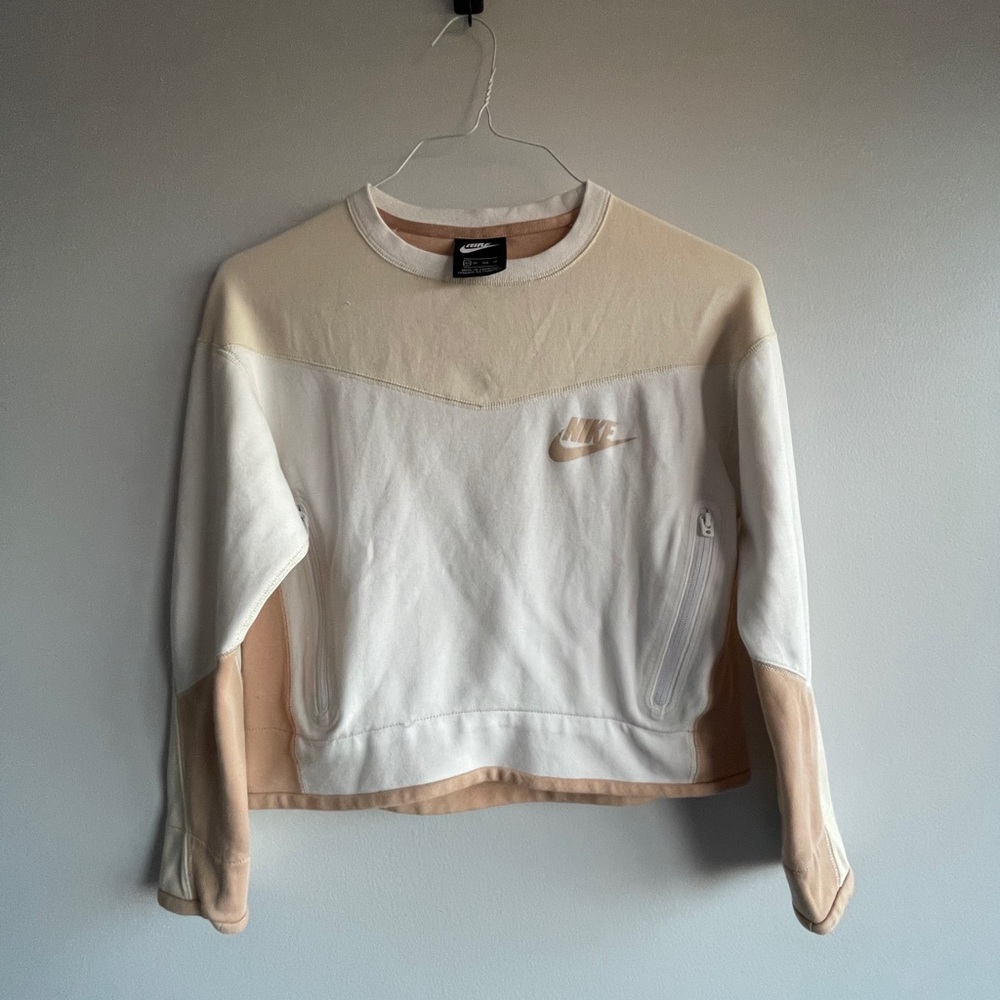 Cropped Nike Sweatshirt